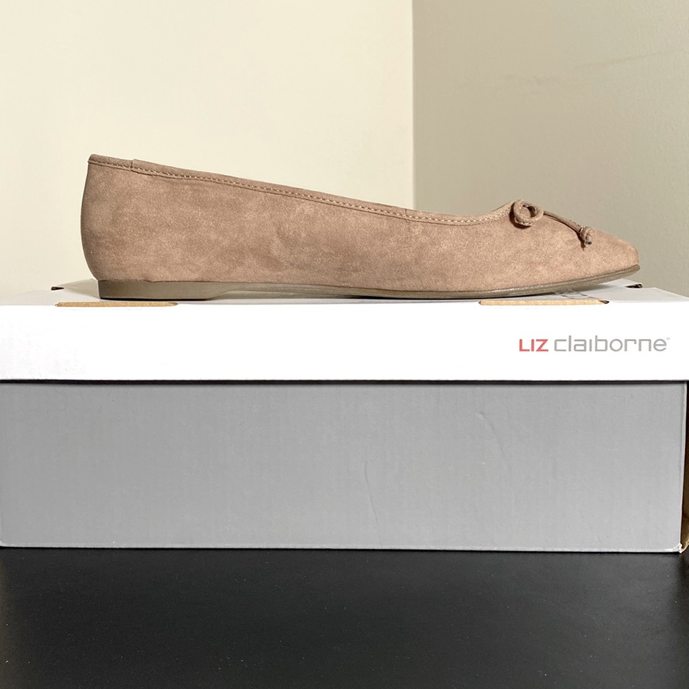 Liz Claiborne Tan Suede Flats, size 8.5